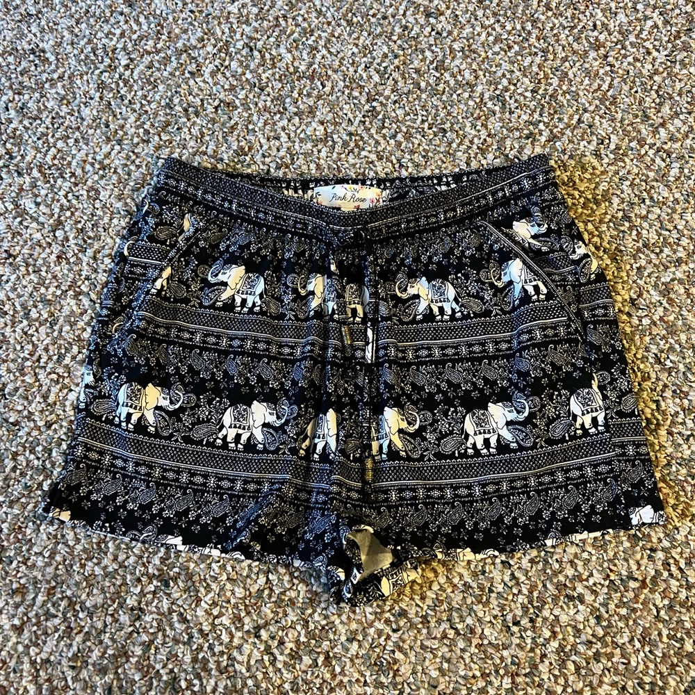 PINK ROSE ELEPHANT PRINT SHORTS